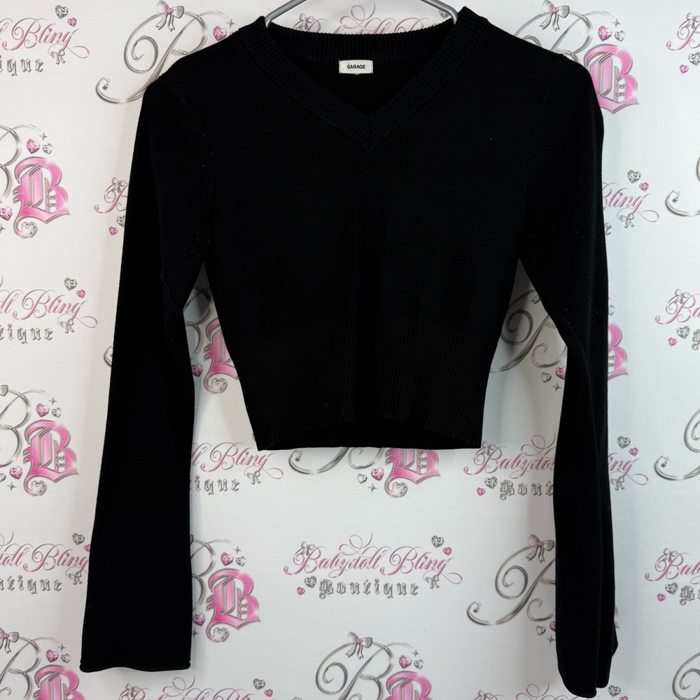 Garage cropped long sleeve knit stretchy Black V-Neck Crop Top